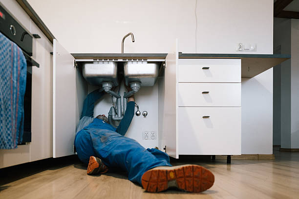 Professional Leak Detection technician working in Wolf Creek, OR